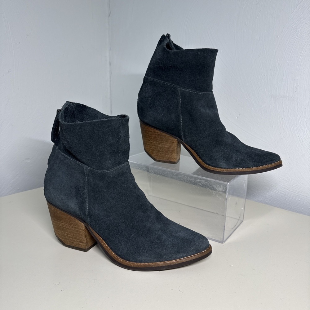 Matisse Galveston Ankle Booties Tan Suede Countrycore Cuban Heel Women's Size 6M